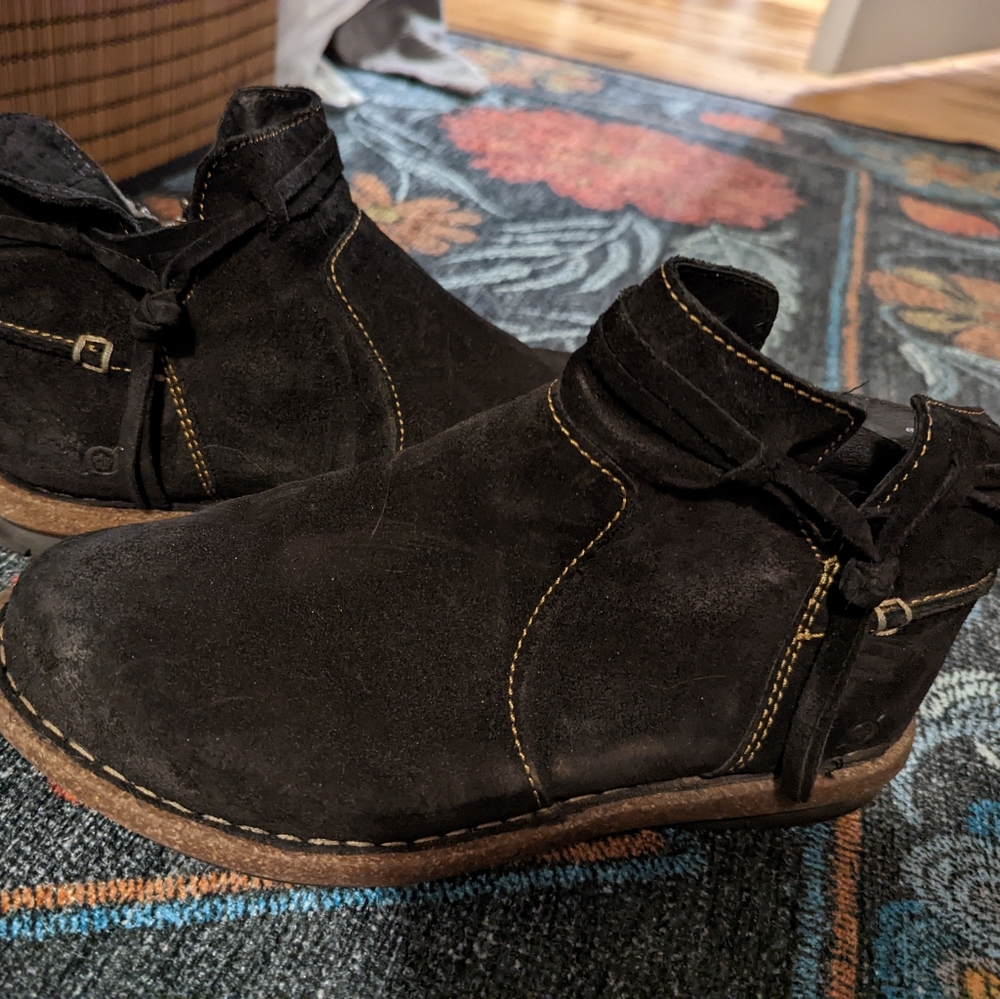 EUC Born Wynter boots, black, sz 7.5